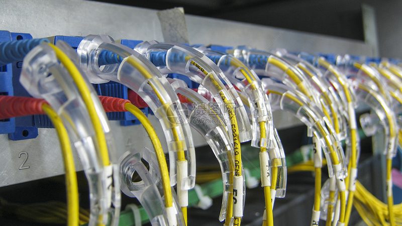 光纤通信器材定制：如何选择合适的厂家？**